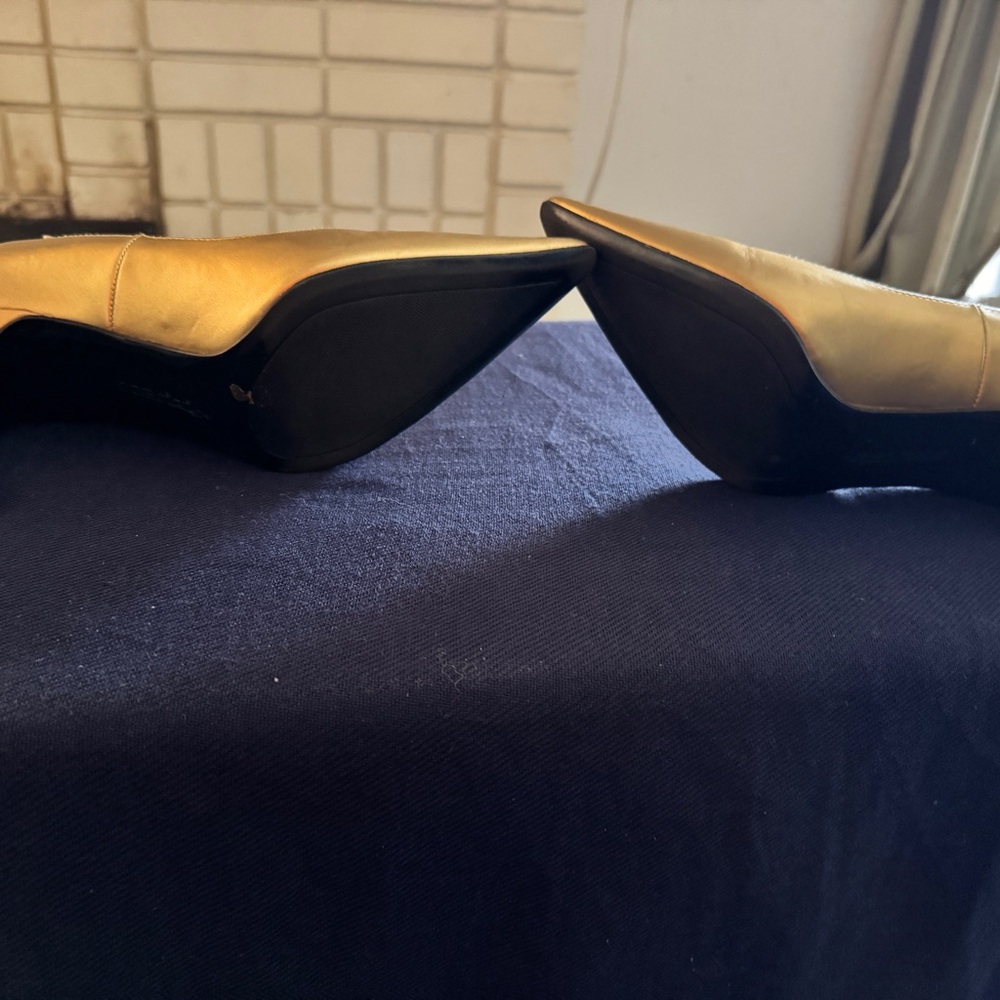 Chic Gold Women's Heels - Picture 6 of 7